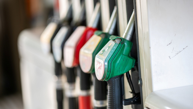 Die Preise für Kraftstoffe sinken, sind aber nach wie vor zu hoch.