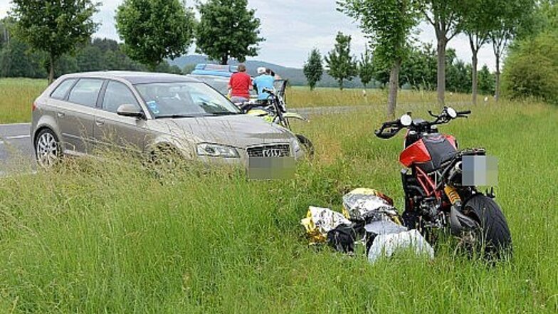 Bei einem Unfall in Niesky wurde am Sonntag ein Motorradfahrer schwer verletzt.