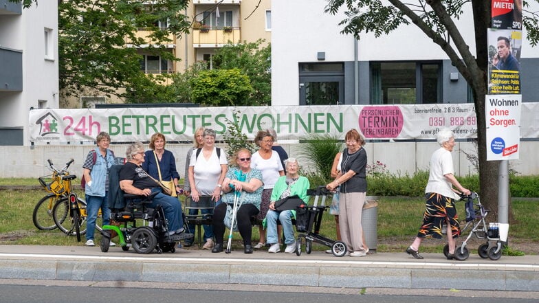 Anwohner protestieren gegen das Aus für die Haltestelle "Reitbahnstraße".