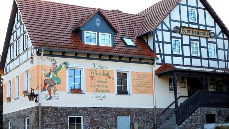 Das Schützenhaus ist ein Hingucker in Dürrhennersdorf.