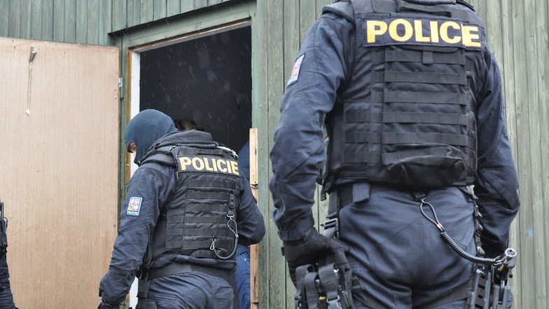 Die Tschechische Polizei hat eine mutmaßliche Schleuserbande geschnappt.