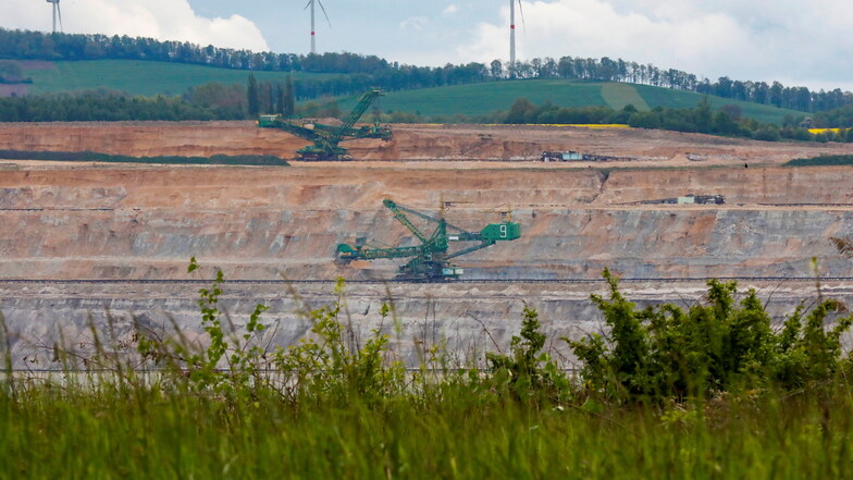 Blick in den Tagebau Turow, wo der Abbau weitergeht - trotz Gerichtsentscheid.