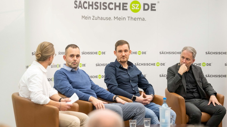 Moderator Tino Meyer (Head of SZ Sport) talks to Danny Graupner of the Black and Yellow Help, Dresden Fan Project Manager Ronald Bec and Dynamo Managing Director Jürgen Wehlend.