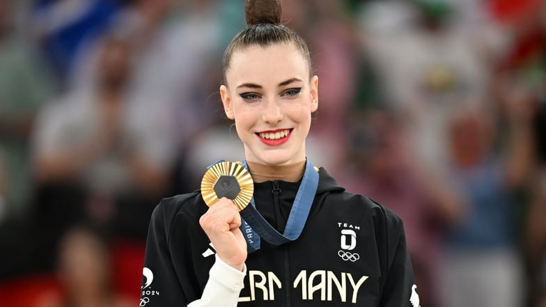 Eine bemerkenswerte und historische Goldmedaille für das deutsche Team: Zum ersten Mal überhaupt ist mit Darja Varfolomeev eine Deutsche Olympiasiegerin in der Rhytmischen Sportgymnastik geworden.