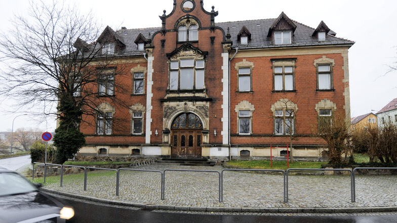 Die ehemalige Musikschule (Seeschule) an der Weßnitzer Straße wird keine Facharztpraxis. Was als Asylheim erlaubt war, blieb einem Investor verwehrt.