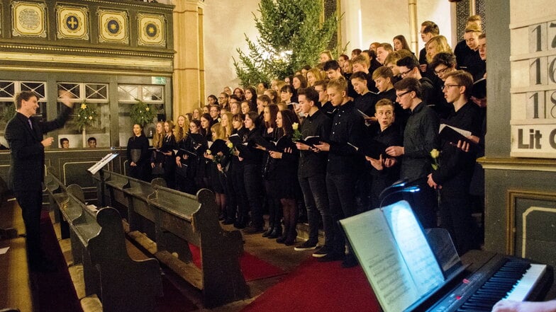 Heidenauer Gymnasiums-Chor singt drei Weihnachtskonzerte
