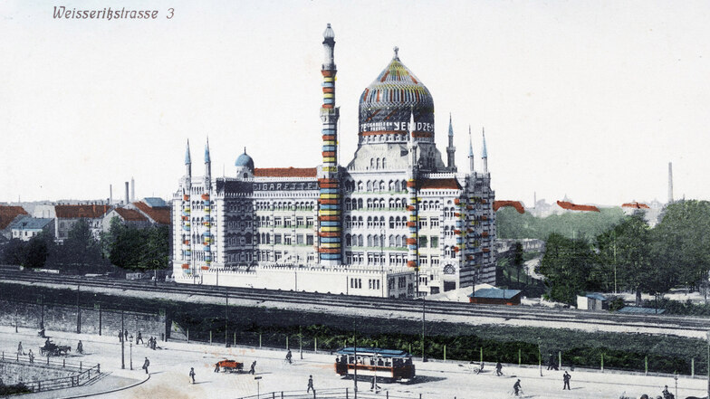Für die Gestaltung der Yenidze griff der Architekt Martin Heinrich Hammitzsch auf ägyptische und maurische Elemente zurück. Die Dresdner liebten bald das ungewöhnliche Gebäude.