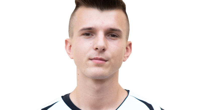 Ksawery Smyczek (20), SG/SF, st. 2015,
Spiele 7/16