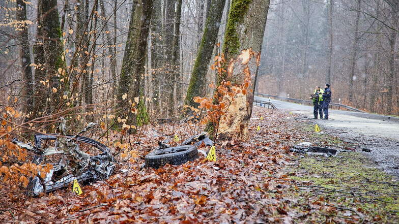 Ein junger Mann stirbt bei einem Crash zwischen Rathewalde und Lohmen.