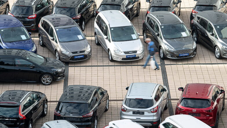 Dreijährige Gebrauchtwagen sind binnen eines Jahres um fast ein Drittel teurer geworden