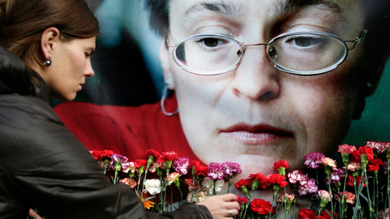Die Journalistin Anna Politkowskaja schrieb kritische Bücher und Artikel über Wladimir Putin. 2006 wurde sie in Moskau erschossen. Die Russin war nur einer von mehreren seltsamen Todesfällen in den Reihen der Opposition.