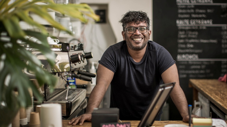 Vineeth Surendranath betreibt seit 2013 in Dresden das Café Oswaldz.