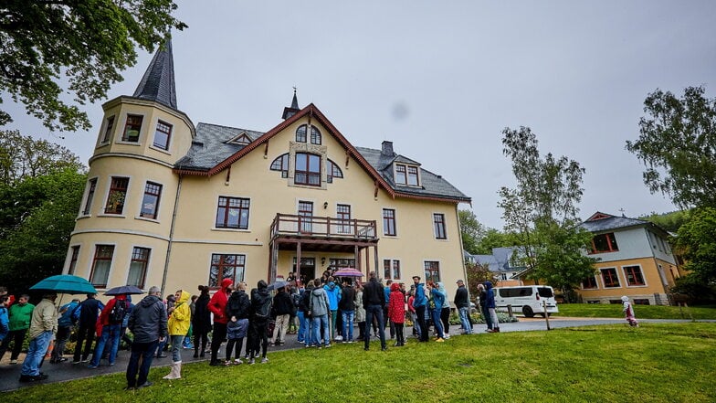 Die Heilpädagogische Schule hat sich in den vergangenen Jahren erweitert. Daher hat auch der Schülerverkehr zugenommen, der über den Bonnewitzer Rundling führt.