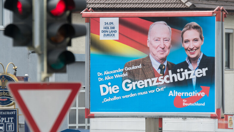 Die AfD wirbt damit, Straftaten von Ausländern in Deutschland eindämmen zu wollen. Dabei zeichnet sie ein verzerrtes Bild der Realität.