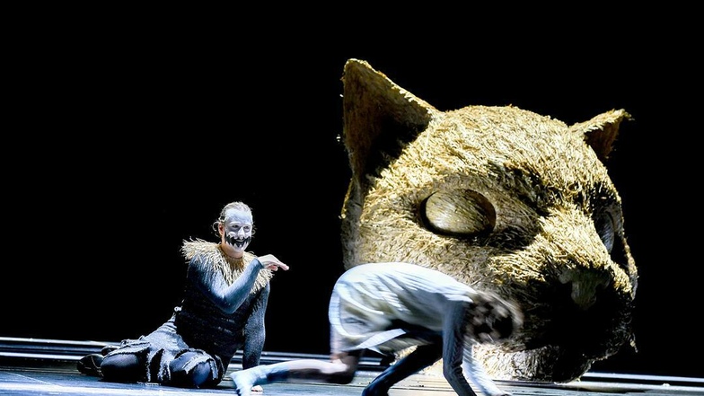 Auch auf der Bühne werden Masken getragen. Doch aus dramaturgischen Gründen.