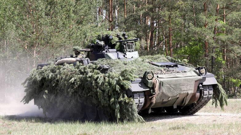 Der Rüstungskonzern Rheinmetall will noch in diesem Sommer weitere Panzer sowie Flugabwehr-Munition an die Ukraine liefern.
