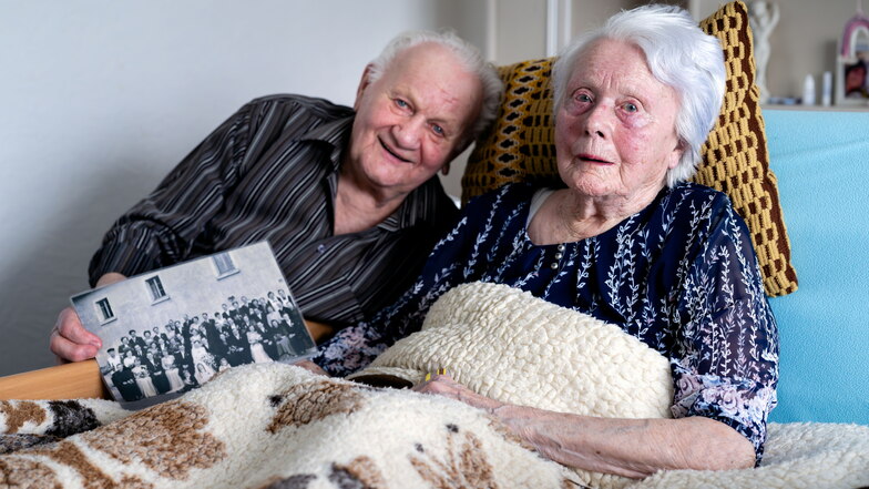 70 Jahre Eheglück: Erich Hollmann und seine Margot aus Neuspittwitz bei Göda  haben jetzt ihre Gnadenhochzeit gefeiert.