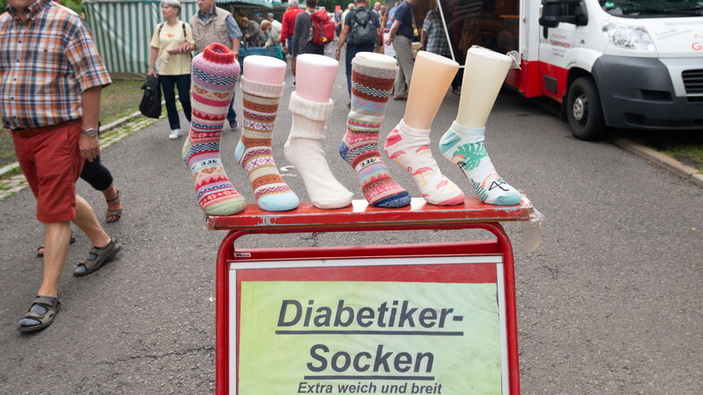 Auch Diabetikersocken werden auf dem Lingnermarkt angeboten.