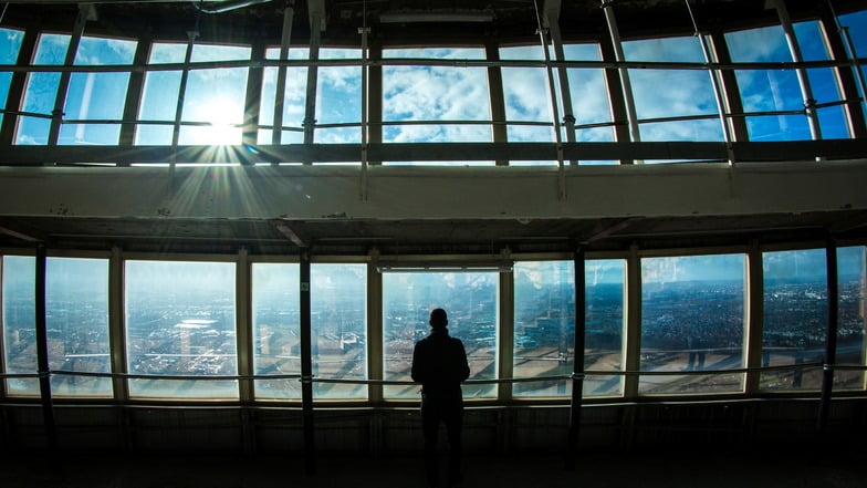 Die Aussichtsplattform im Dresdner Fernsehturm wird Besuchern in wenigen Jahren wieder zugänglich sein.
