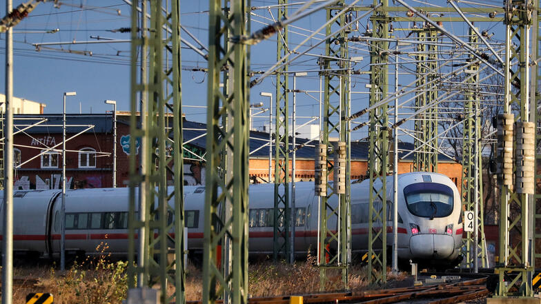 Bahnvorstand Pofalla will Sachsen zum Vorreiter bei der Digitalisierung der Deutschen Bahn machen.