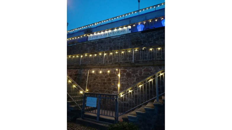 Während des Festivals ist die Treppenanlage zum "Forte Belvedere" in Leisnig in den Abendstunden beleuchtet. Dies ist sogar von der "Einflugschneise" aus Richtung Naundorf gut zu sehen und neben der beleuchteten Burg Mildenstein ein weiterer Hingucker.