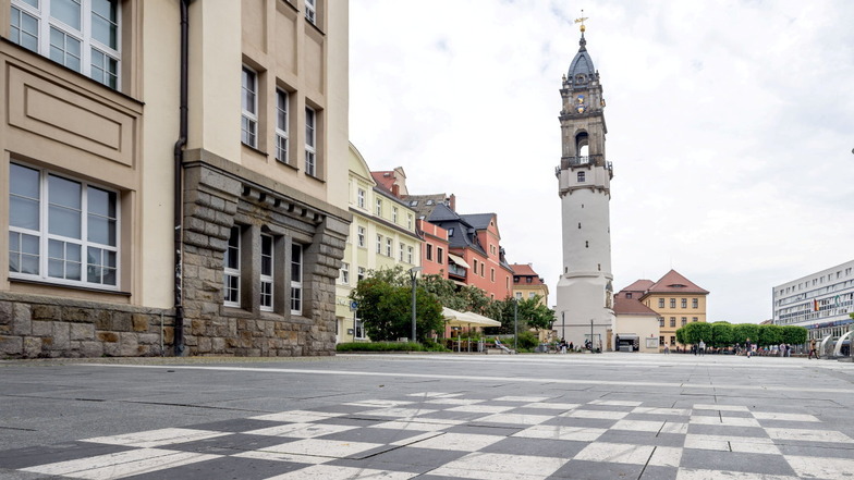 Die beiden Schachbrett-Muster vor dem Stadtmuseum am Kornmarkt in Bautzen sollen erneuert und vielleicht sogar erweitert werden. Dafür gibt es Geld aus dem Bürgerhaushalt 2023.