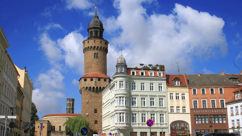 Der Reichenbacher Turm vom Görlitzer Obermarkt aus gesehen.