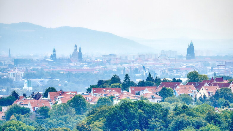 Nach den Waldbränden 2022 in der Sächsischen Schweiz herrschte auch in Dresden schlechte Luft. 2023 hat sich die Situation deutlich gebessert.