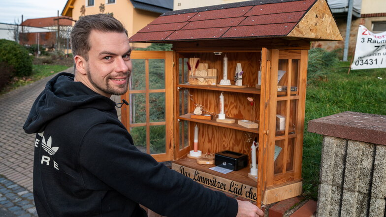 Tim Hennig ist stolz auf sein Gartenzaunlädchen in Limmritz. Er hat bereits zahlreiche positive Kommentare dafür bekommen.