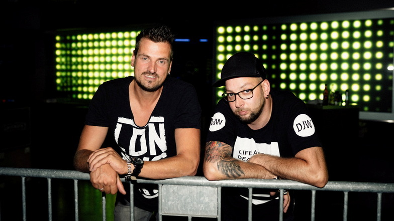 Der Remix von "Die immer lacht" hat "Stereo Act" berühmt gemacht. Im Sommer 2023 kommt das Duo zur Festwoche nach Grumbach.
