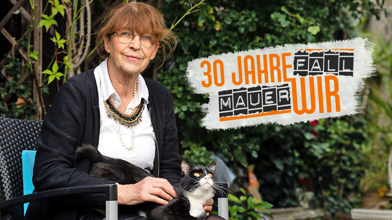 Monika Bethmann mit Kater „Mimo“ in ihrem Garten in Cossern. 30 Jahre nach der Friedlichen Revolution in der DDR und dem Mauerfall sei sie dankbar, dass sich Europa zusammengefunden hat, sagt sie.