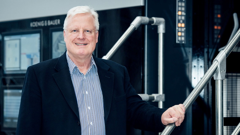 Andreas Pleßke ist seit 2014 bei Koenig & Bauer in Würzburg. Der 60-jährige promovierte Jurist führt den ältesten Druckmaschinenbauer der Welt, Nummer zwei der Branche, seit 2021 als Vorstandschef und Nachfolger von Claus Bolza-Schünemann.