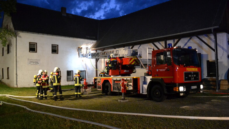 Auf dem Gelände einer Firma in Rosenthal gab es am Donnerstagabend einen Feuerwehreinsatz.
