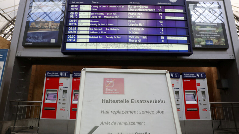 Bitte Bus fahren: Die Städtebahn Sachsen ist pleite, ihre vier Strecken brauchen wochenlang einen Ersatzfahrplan.