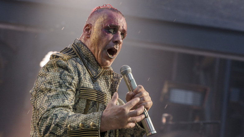 Till Lindemann beim letzten Rammstein-Konzert in Dresden. Der Sänger wurde auf einer Intensivstation behandelt. Der erste Verdacht lautete auf das Coronavirus.