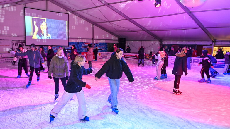 Weniger Besinnlichkeit, aber umso mehr Spaß verspricht die Show-Party im Winterdorf der Stadtwerke Döbeln.