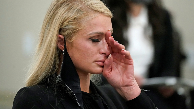 Society-Star und Millionenerbin Paris Hilton hat über die psychologische und körperliche Gewalt gesprochen, die ihr während der Schulzeit auf einem privaten Internat widerfahren sein soll.