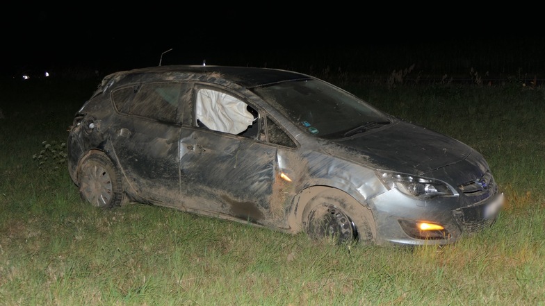 Das Auto war nach dem Unfall stark beschädigt.