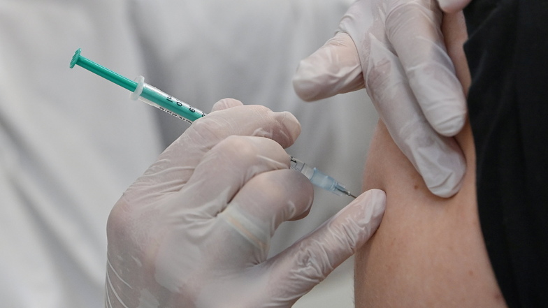 Fast 30 Prozent der Bürgerinnen und Bürger sind gegen Corona erstgeimpft. Den vollen Impfschutz erhielten bislang 8,3 Prozent der Bevölkerung.