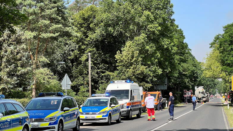 The police are asking residents in Tiefenbrunnen to leave their homes.