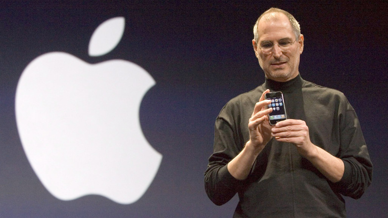 Bei der iPhone Präsentation im Jahr 2007 wusste  kaum jemand, welchen Coup Apple-Gründer Steve Jobs dort gelandet hatte. Viele Technikbosse wollen es ihm nachmachen.