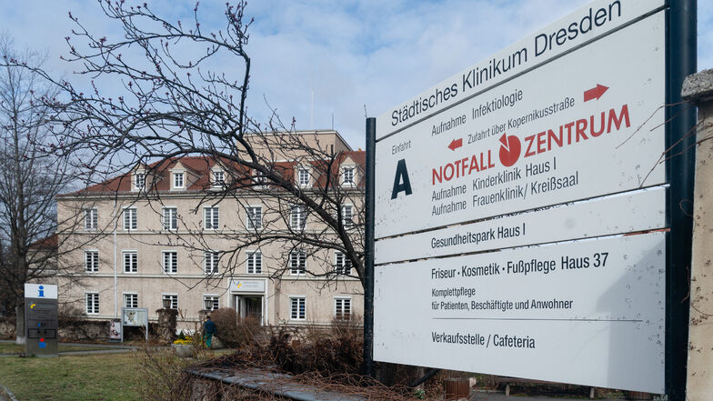 Schafft es das Städtische Klinikum in Dresden aus den roten Zahlen? Bis zum Herbst soll ein Zukunftskonzept feststehen.