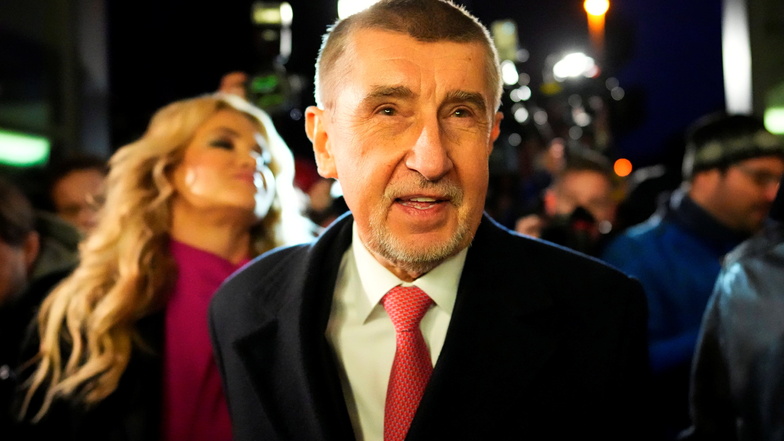 Der populistische Ex-Regierungschef Andrej Babiš zieht in die Stichwahl ein.