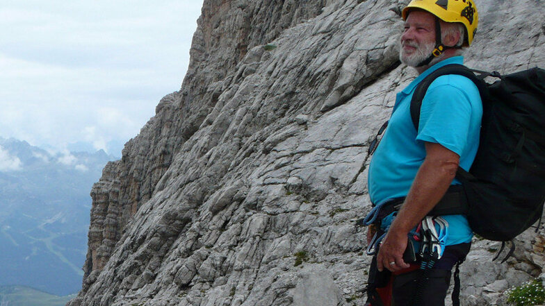 Joe Balzer unterwegs in den Alpen. Er verfügte über jahrzehntelange Klettererfahrung. Freund rätseln deshalb, wie es zu dem Unfall Anfang September kommen konnte.