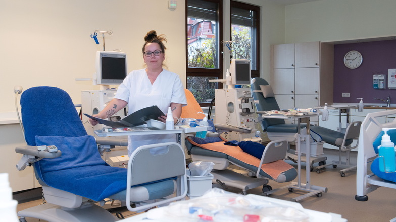 Fachangestellte Kristin Scharf im Dialysezentrum Großenhain am Bobersberg. Das hatte am Feiertag Geburtstag.