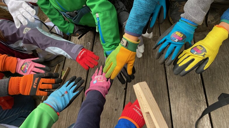 Viele fleißige Hände sammeln in dieser Woche Müll rund um die 50. Grundschule.