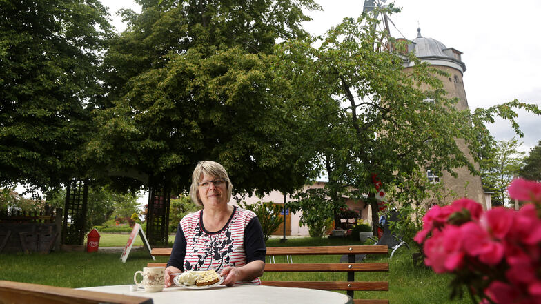 Oda Jenichen will zu Pfingsten an der Mühle Pahrenz Kaffee und Kuchen anbieten. Ein großes Mühlen-Hoffest wie in den vergangenen Jahren ist zurzeit nicht möglich.