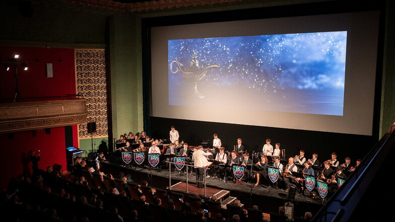 Erstmals gab das Görlitzer Jugendblasorchester sein Jahreskonzert im Filmpalast. Denn gespielt wurden Filmmusiken.