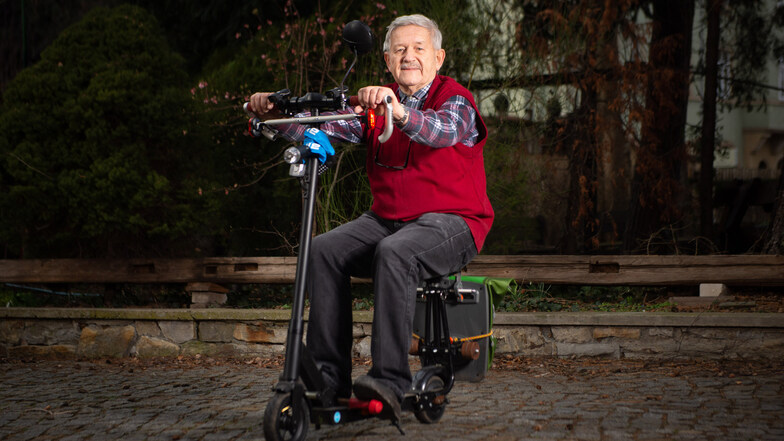 Reinhard Wagner hat seinen neuen E-Scooter nach seinen Wünschen angepasst.