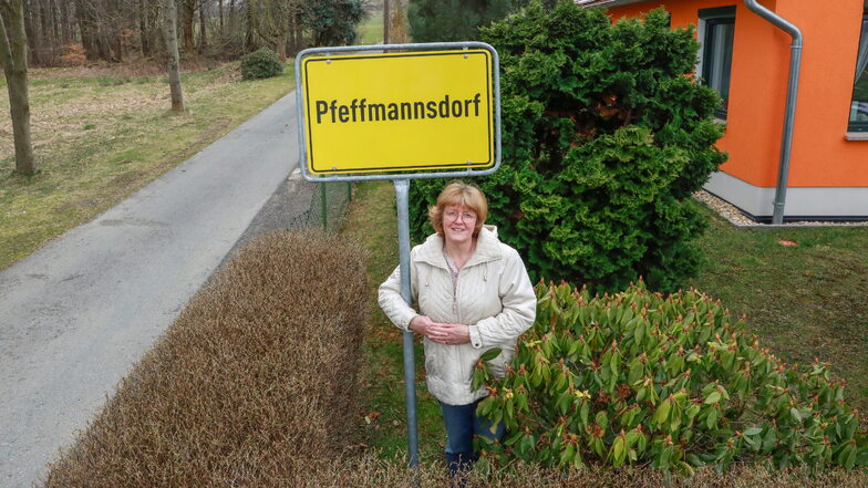 Agnes Hommel lebt zusammen mit sechs weiteren Bewohnern in "Pfeffmannsdorf". Der Wind, der durch die Mini-Siedlung "pfefft", hat ihr den Namen gegeben.